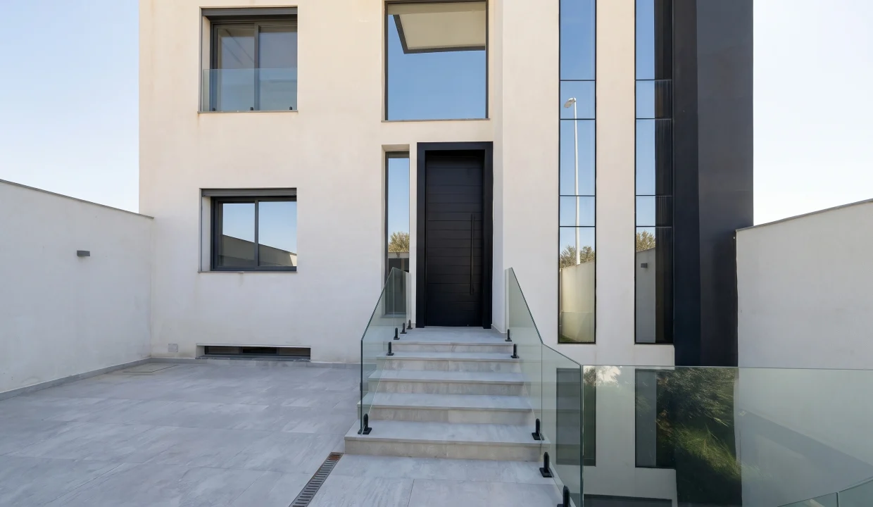 villa-for-sale-malabata-hills-pool-4-rooms